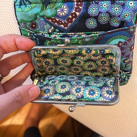 VERA BRADLEY Vintage Blue Rhapsody Wallet GUC - Picture 3 of 3